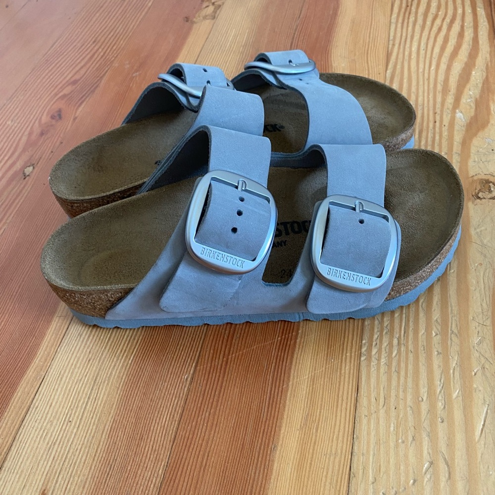 Birkenstock Dove Gray Big Buckle‎ NWT 35 US 4-4.5